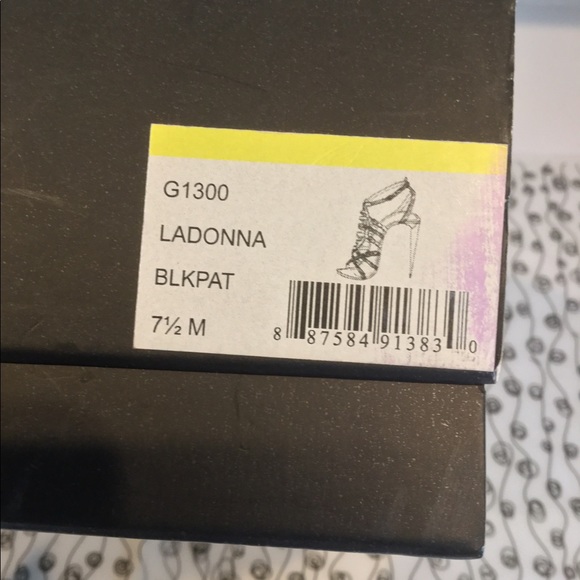 L. A. M. B. Ladonna Sandals Size 7 1/2 Black NIB - Picture 10 of 12